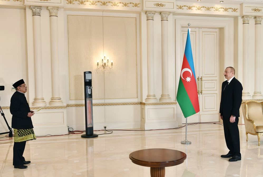 President Ilham Aliyev receives credentials of incoming Indonesian ambassador (PHOTO)