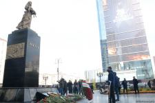Azerbaijani population honoring memory of victims of Khojaly genocide (PHOTO)