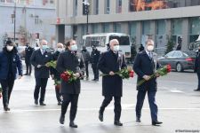 Azerbaijani population honoring memory of victims of Khojaly genocide (PHOTO)