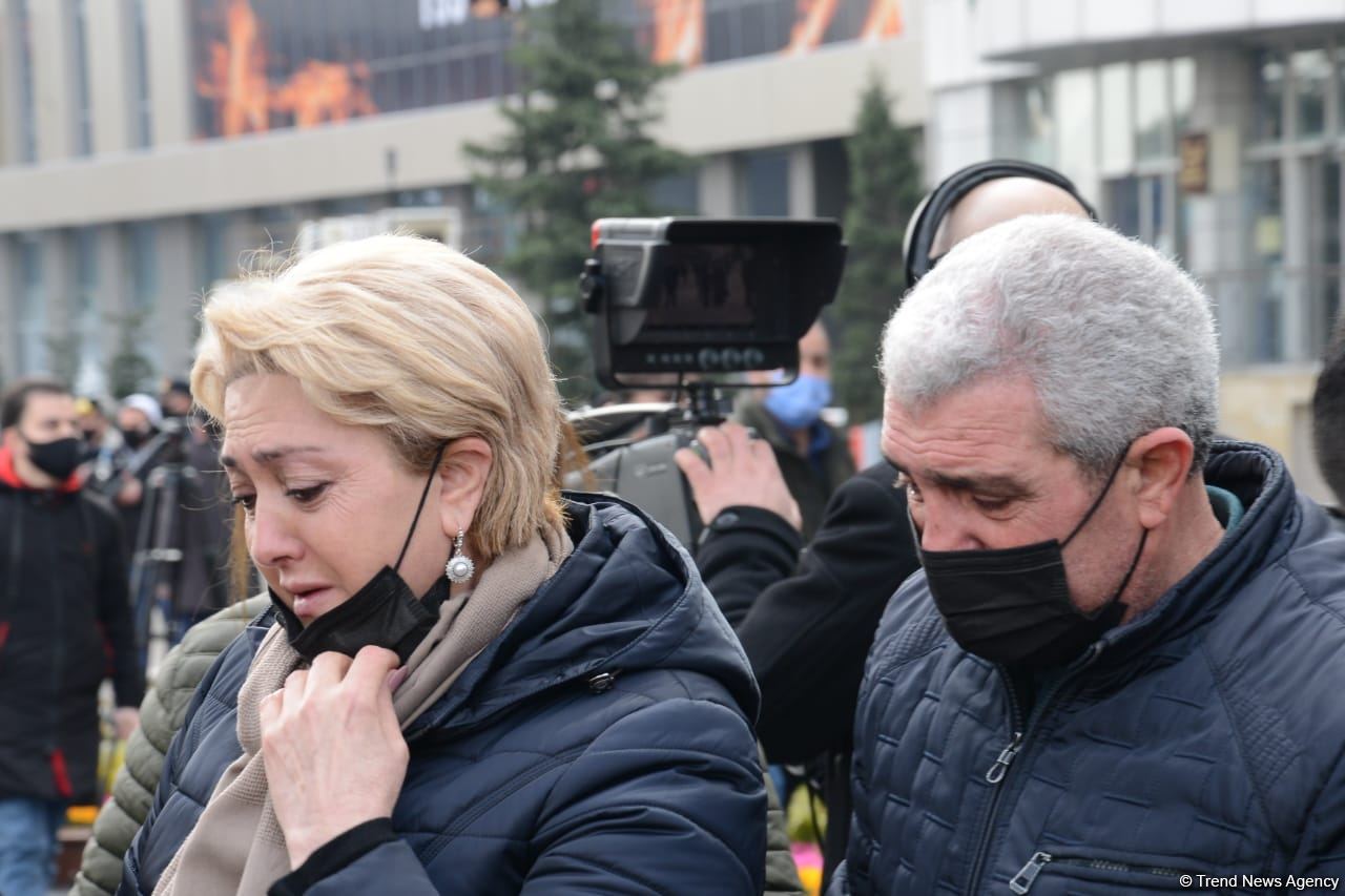 Azerbaijani population honoring memory of victims of Khojaly genocide (PHOTO)