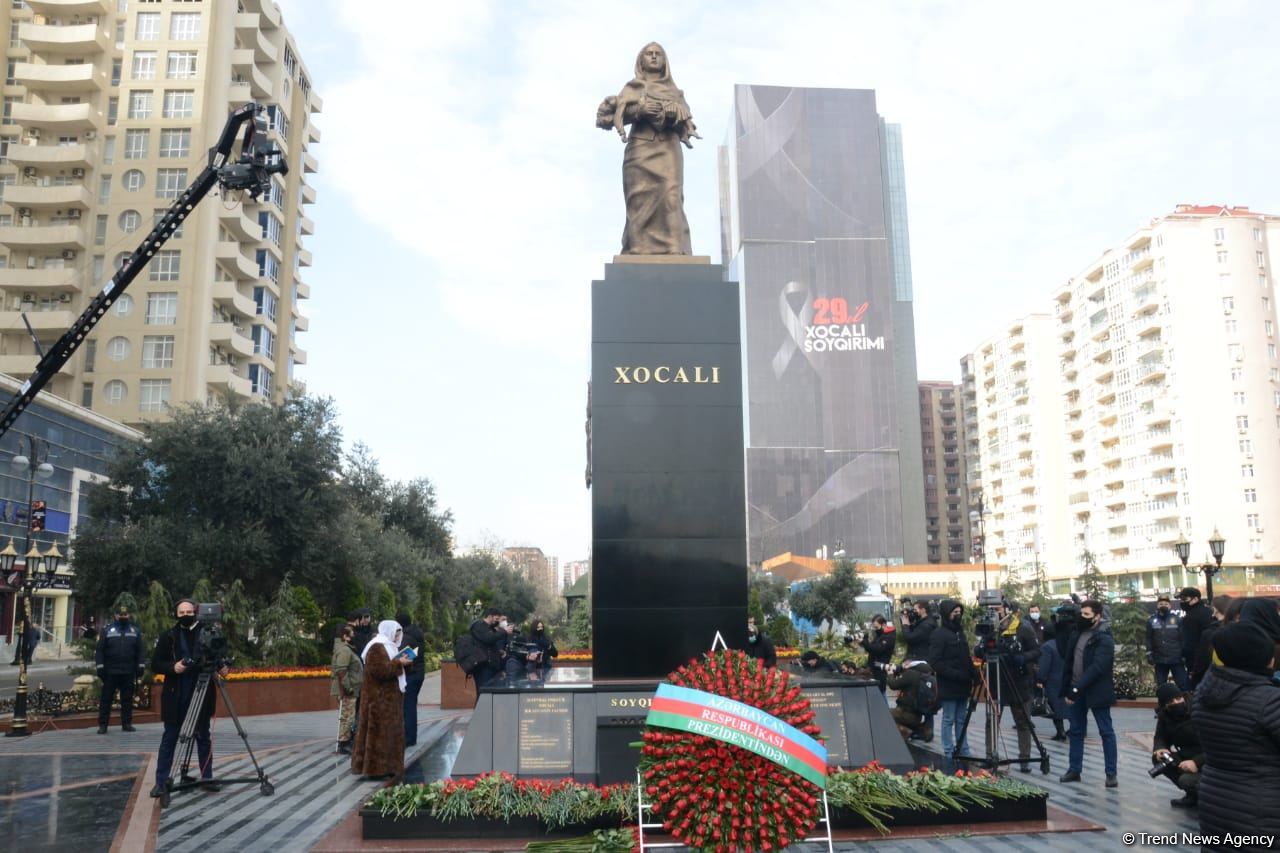Azerbaijani population honoring memory of victims of Khojaly genocide (PHOTO)