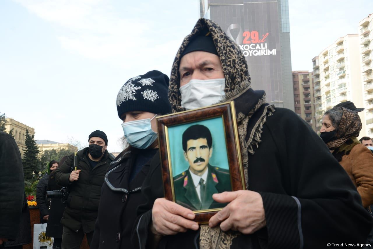 Azerbaijani population honoring memory of victims of Khojaly genocide (PHOTO)