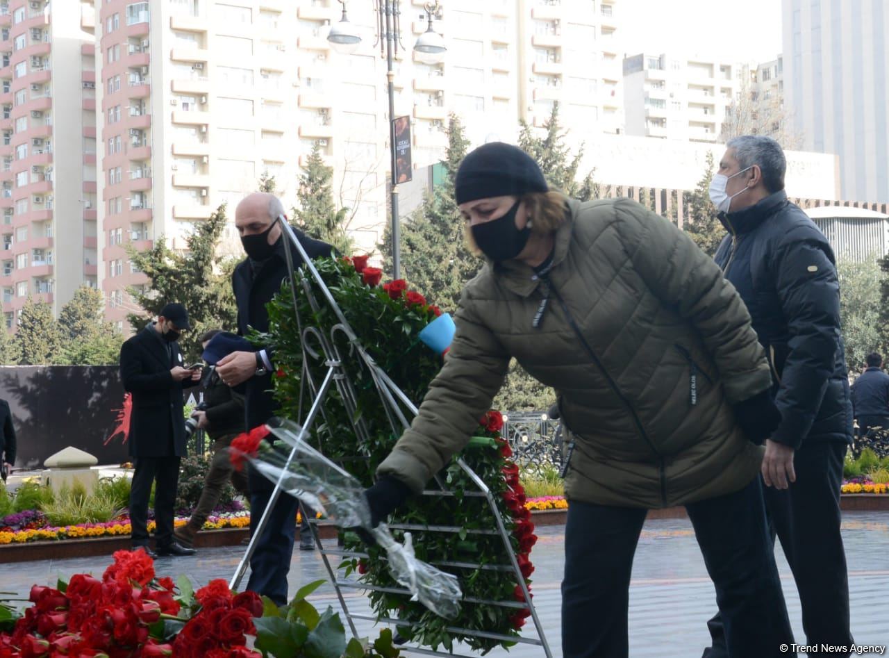 Azerbaijani population honoring memory of victims of Khojaly genocide (PHOTO)