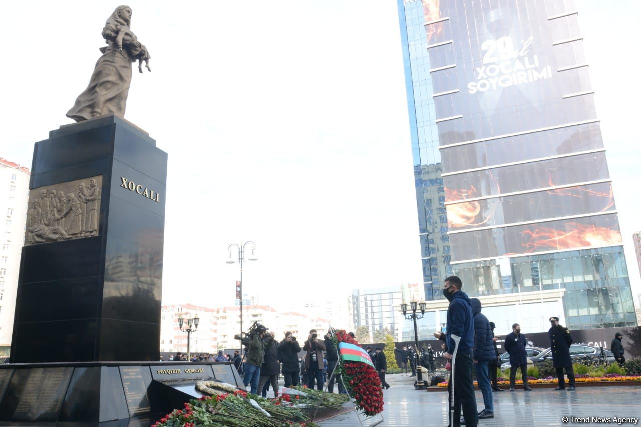 Azerbaijani population honoring memory of victims of Khojaly genocide (PHOTO)