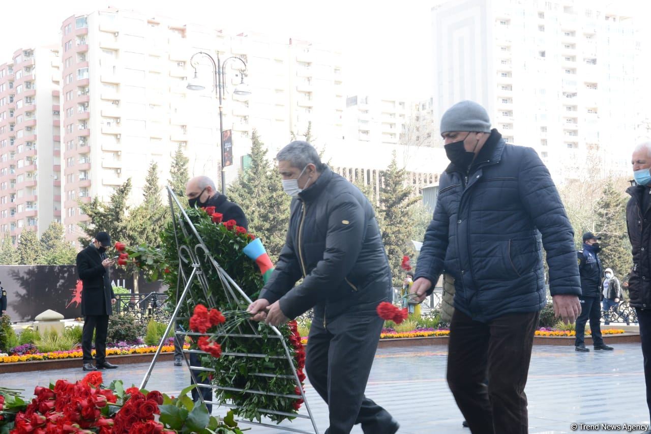 Azerbaijani population honoring memory of victims of Khojaly genocide (PHOTO)