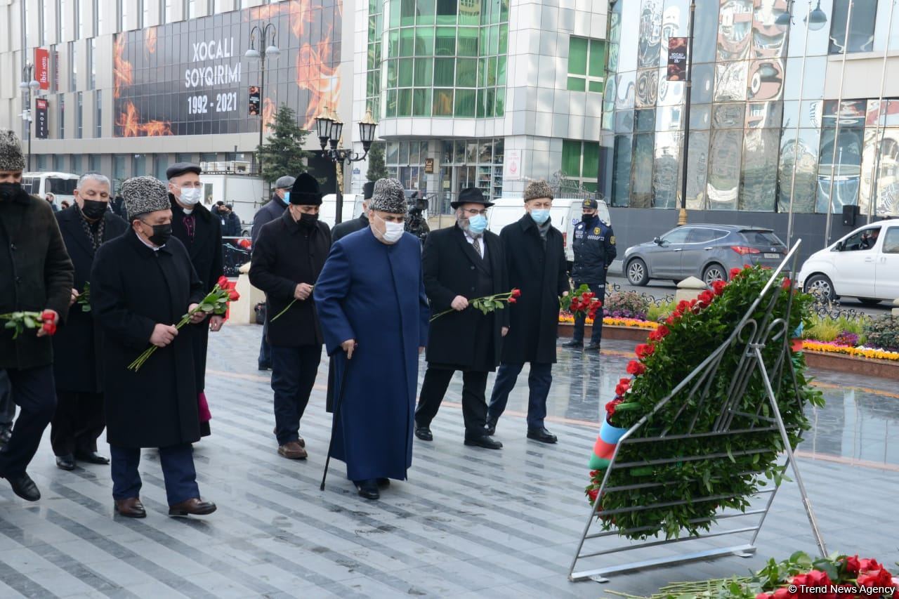 Azerbaijani population honoring memory of victims of Khojaly genocide (PHOTO)