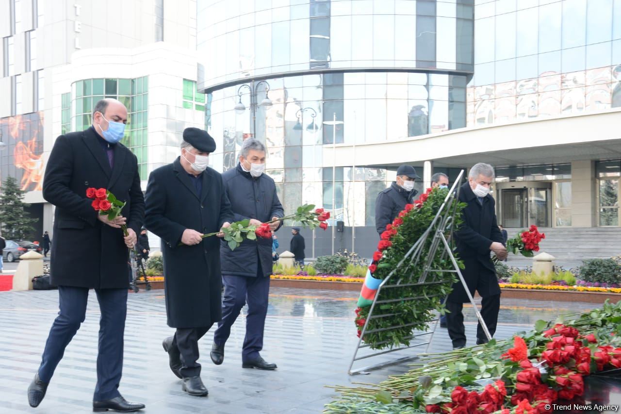 Azerbaijani population honoring memory of victims of Khojaly genocide (PHOTO)