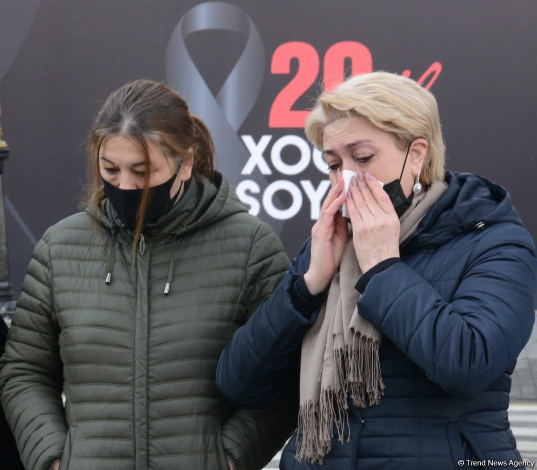 Azerbaijani population honoring memory of victims of Khojaly genocide (PHOTO)