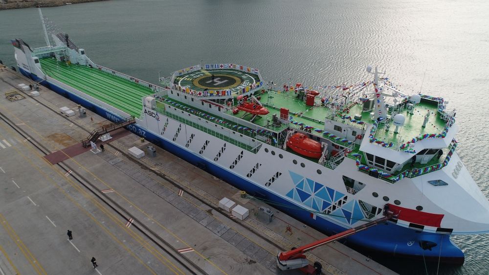 Azerbaijani president, first lady attend sail away of 'Academician Zarifa Aliyeva' ship, launch of first Ro-Pax type 'Azerbaijan' ferry boat (PHOTO)