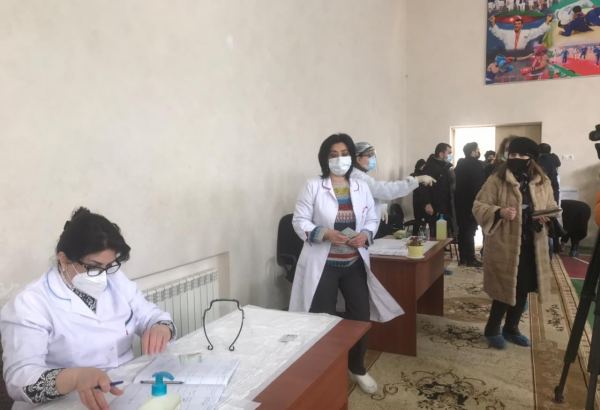 Workers of educational sphere in Baku undergoing COVID-19 vaccination (PHOTO)