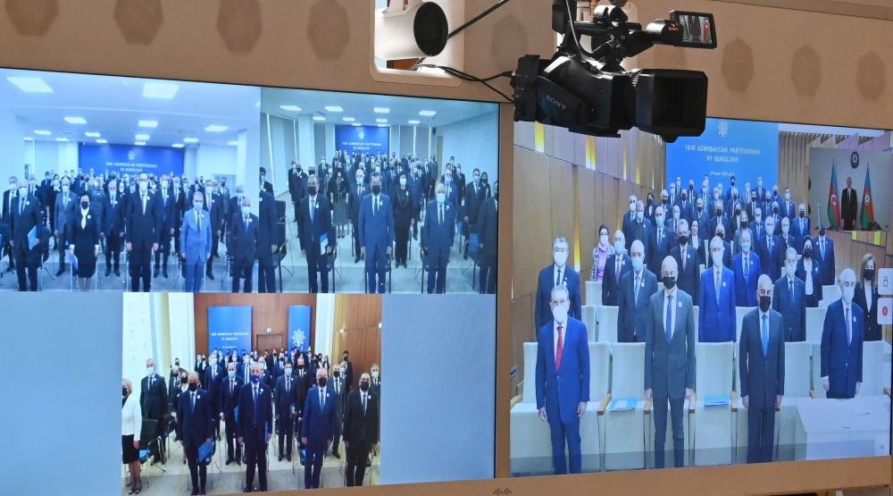 President Ilham Aliyev delivers speech at congress of ruling party (PHOTO)