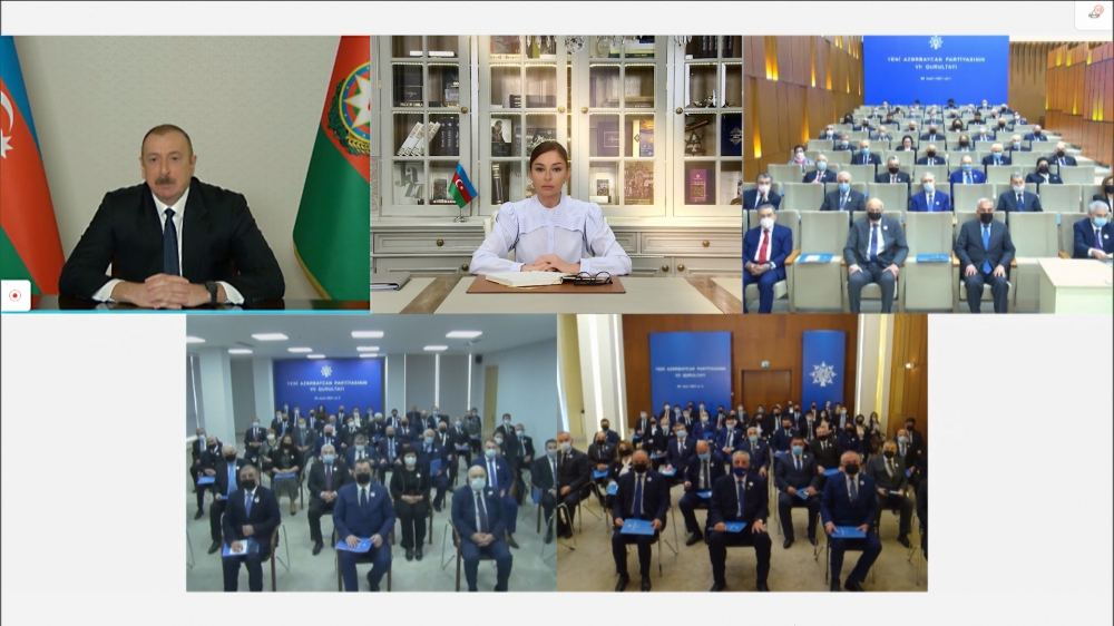President Ilham Aliyev delivers speech at congress of ruling party (PHOTO)