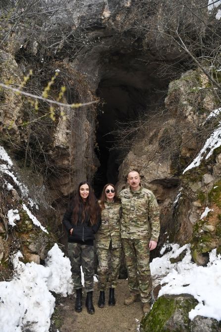 We are at entrance to Azykh cave, we climbed about 800 steps - President Aliyev (PHOTO)