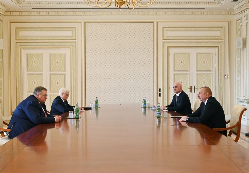Azerbaijani President Ilham Aliyev receives Deputy PM of Russia Alexei Overchuk (PHOTO)