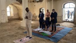 OIC reps pray in Juma Mosque during visit to Azerbaijan’s Aghdam district (PHOTO/VIDEO)