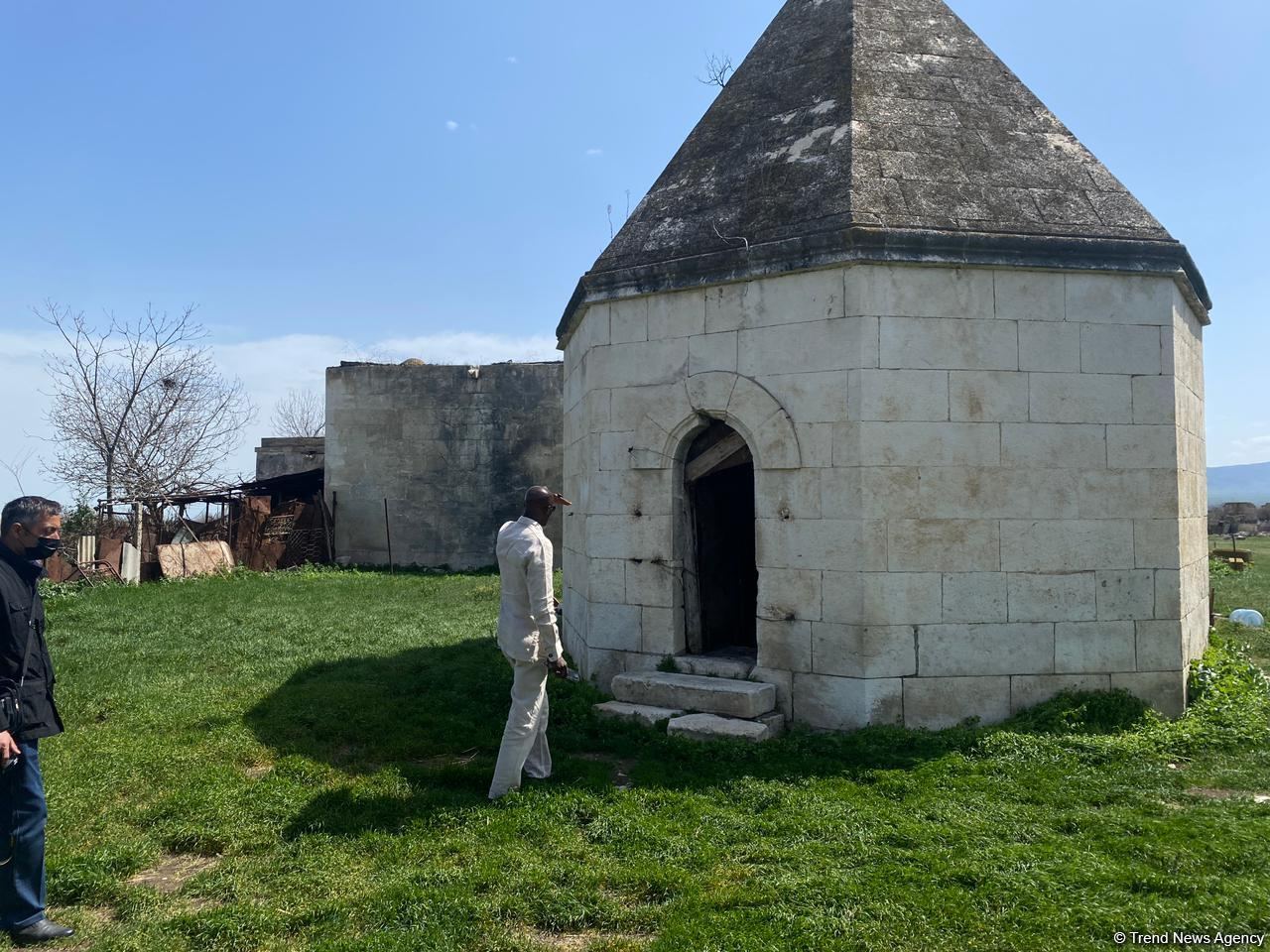 OIC reps visit Imaret cemetery in Azerbaijan's Aghdam district (PHOTO/VIDEO)