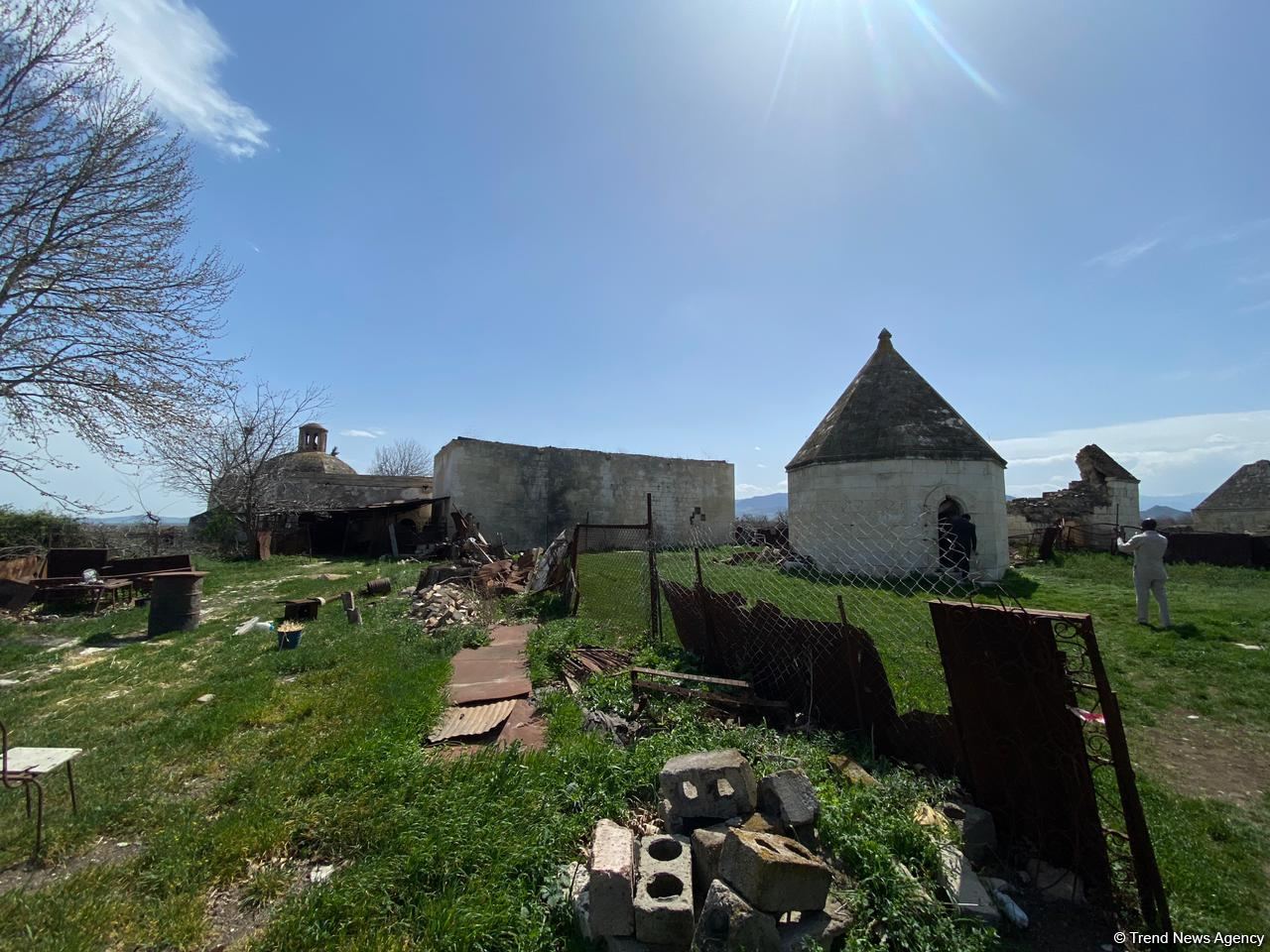 OIC reps visit Imaret cemetery in Azerbaijan's Aghdam district (PHOTO/VIDEO)