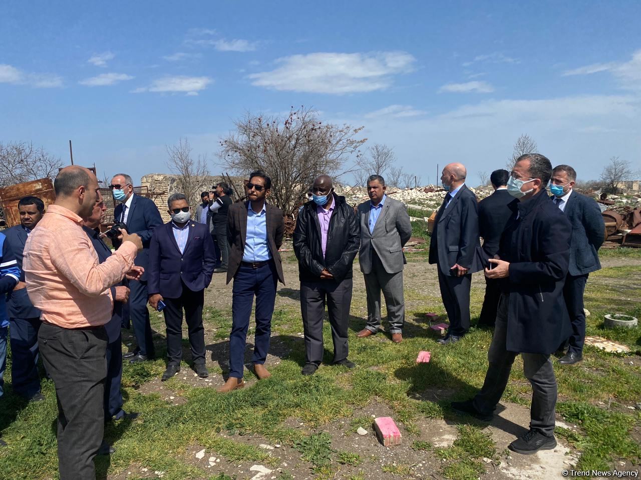 OIC reps visit Imaret cemetery in Azerbaijan's Aghdam district (PHOTO/VIDEO)
