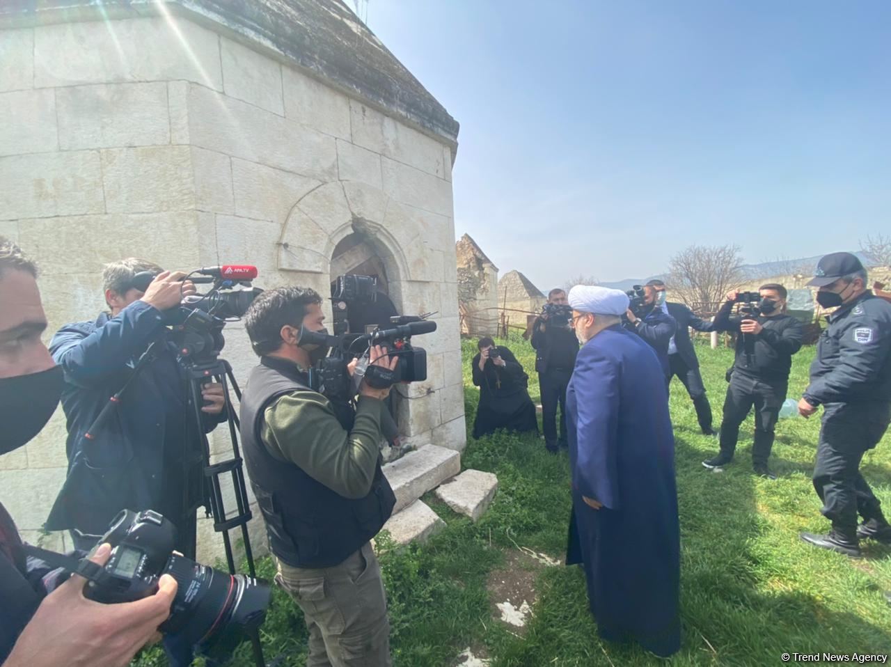 Religious figures of Azerbaijan view ruined monuments in liberated Aghdam (PHOTO/VIDEO)