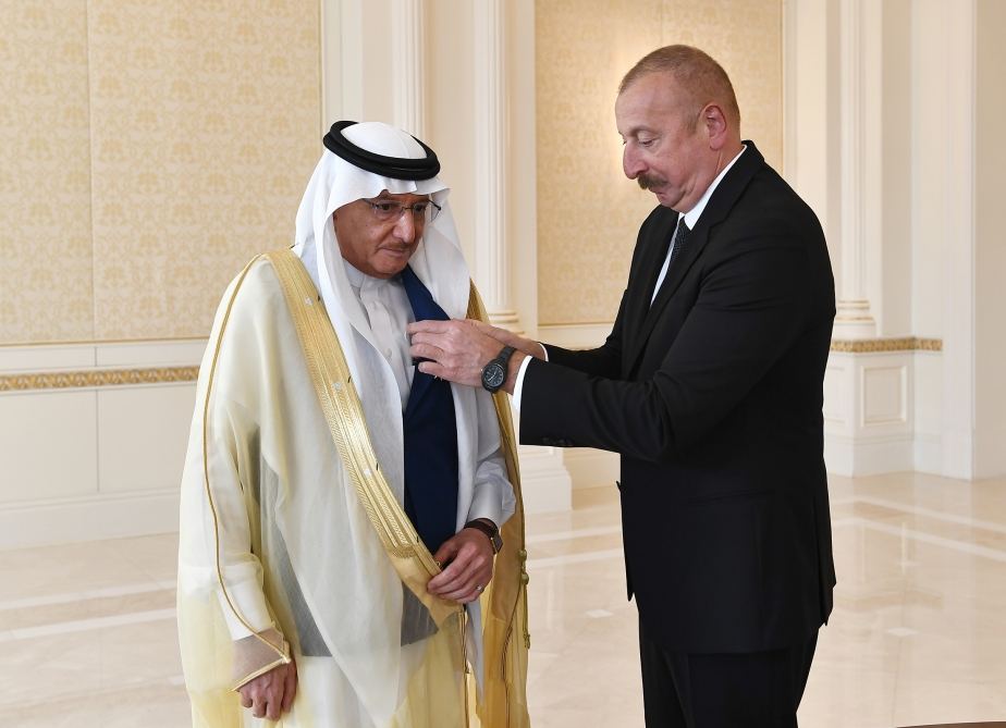 Azerbaijani president receives OIC Sec-Gen (PHOTO)