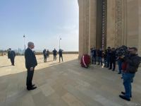 UN General Assembly chairman visits grave of Azerbaijani National Leader Heydar Aliyev (PHOTO)