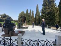 UN General Assembly chairman visits grave of Azerbaijani National Leader Heydar Aliyev (PHOTO)
