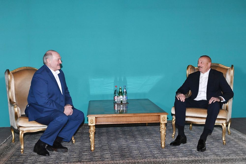 Presidents of Azerbaijan, Belarus hold unofficial meeting
