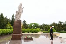 President Ilham Aliyev arrives in Hajigabul district for visit (PHOTO)