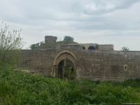 Israeli journalists visit roadside inn in Azerbaijan’s Fuzuli, turned into barn by Armenians during occupation (PHOTO)