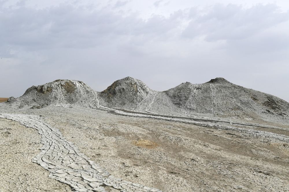Azerbaijani president, first lady attend ceremony of laying foundation of Mud Volcanoes Tourism Complex (PHOTO)