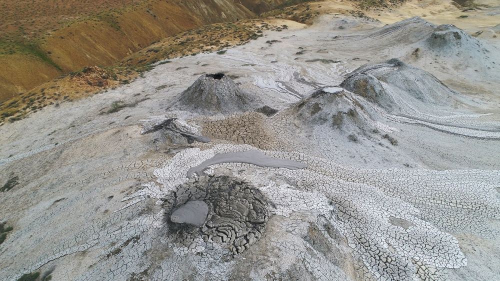 Azerbaijani president, first lady attend ceremony of laying foundation of Mud Volcanoes Tourism Complex (PHOTO)
