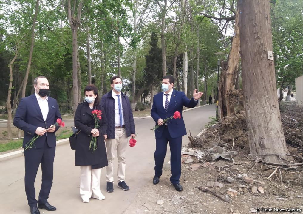 French lawyers arrive in Azerbaijan’s Ganja city, shelled by Armenia during war (PHOTO)
