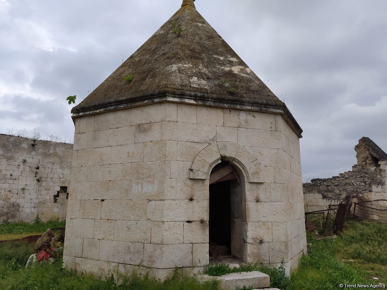 Russian MPs, experts arrive in Azerbaijan's war-torn Aghdam (PHOTO)