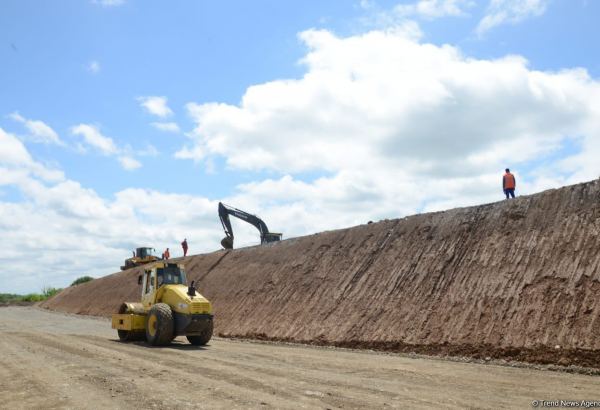 Azerbaijan talks inspection of road building work in liberated lands
