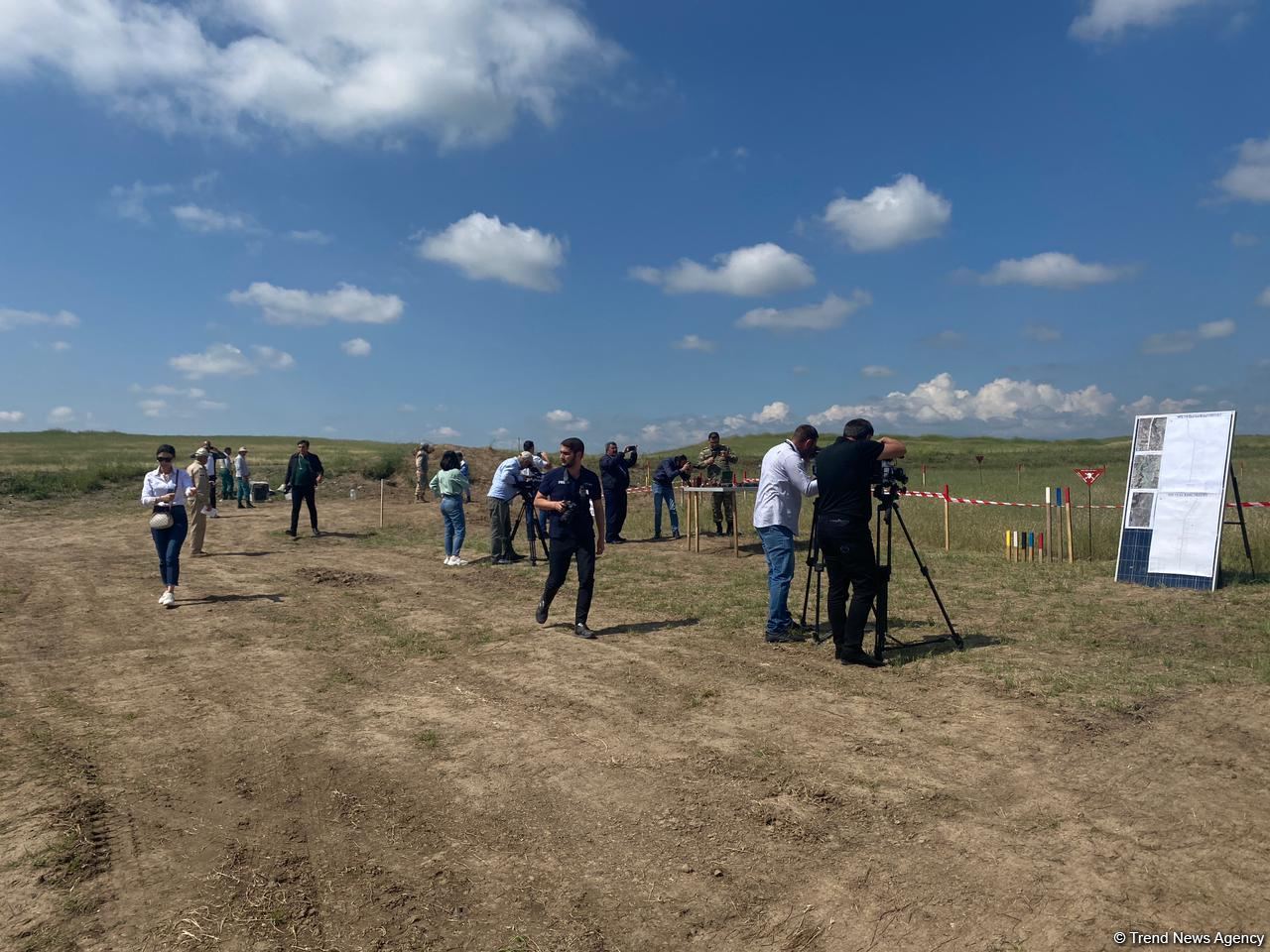 Mine clearance work on Fuzuli-Ahmadbayli highway continues in Azerbaijan (PHOTO)