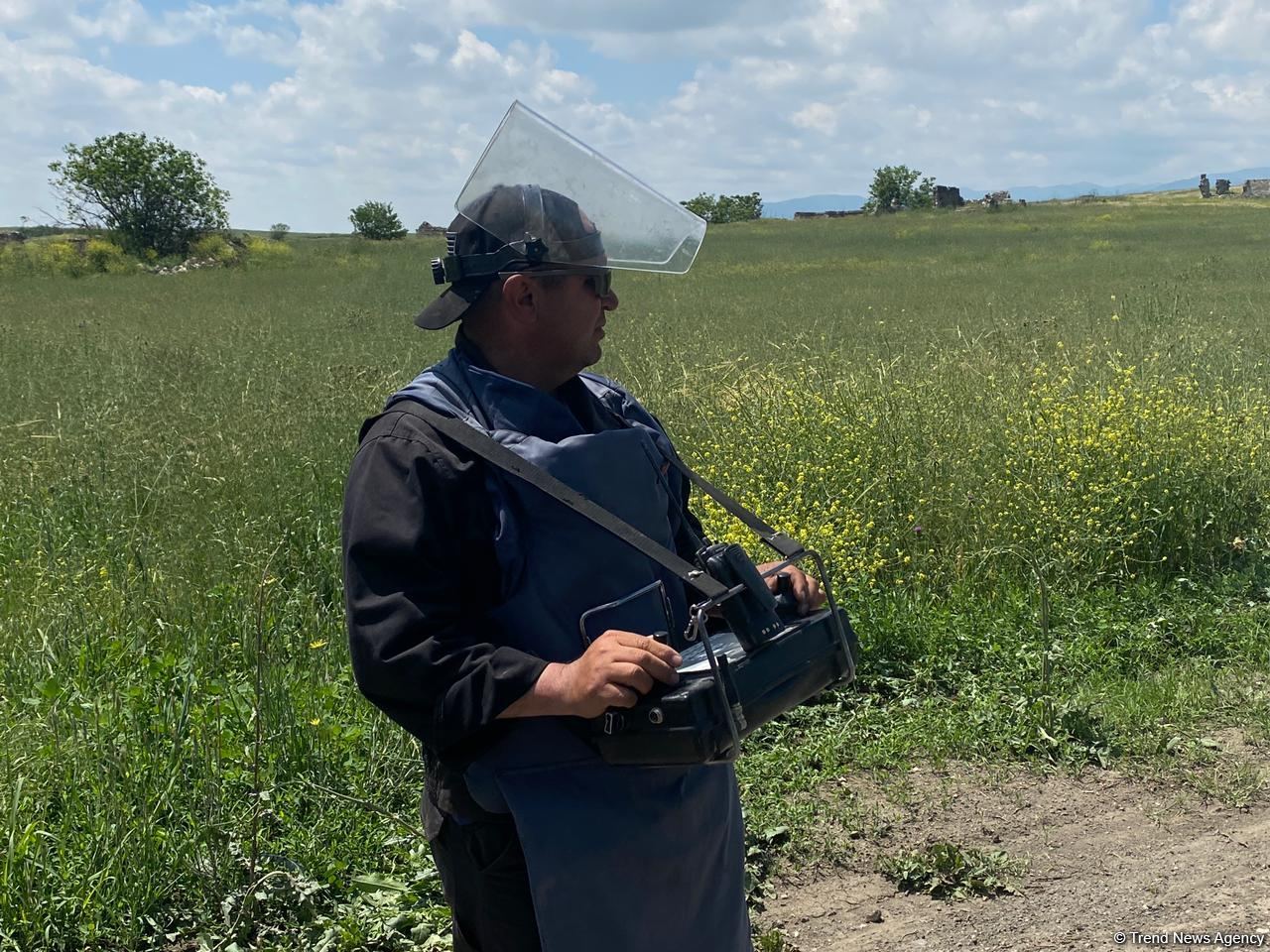 Mine clearance work on Fuzuli-Ahmadbayli highway continues in Azerbaijan (PHOTO)