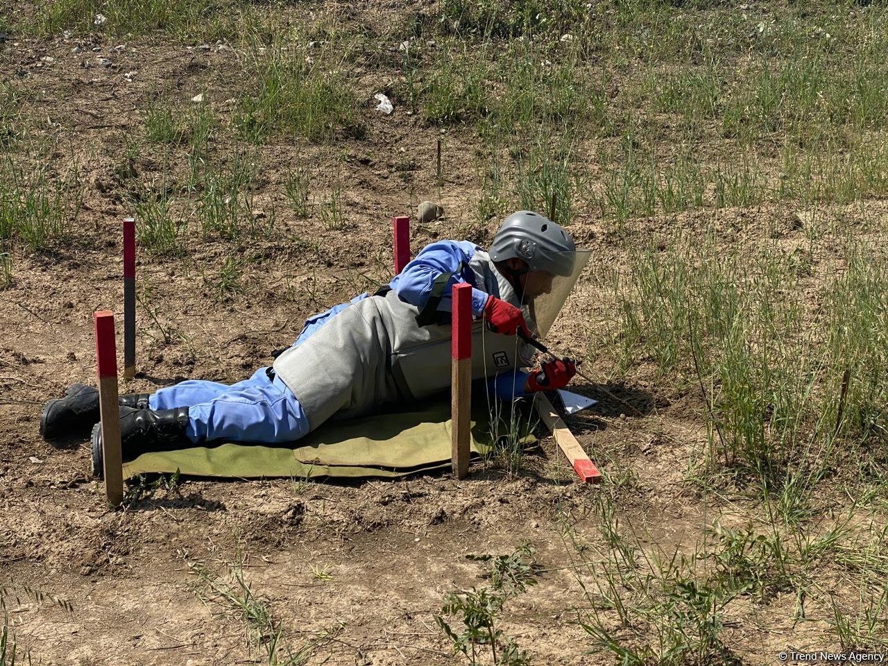 Mine clearance work on Fuzuli-Ahmadbayli highway continues in Azerbaijan (PHOTO)