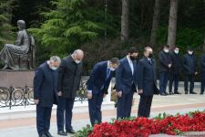 Public reps of Azerbaijan paying tribute to late National Leader Heydar Aliyev (PHOTO)