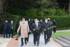 Public reps of Azerbaijan paying tribute to late National Leader Heydar Aliyev (PHOTO)