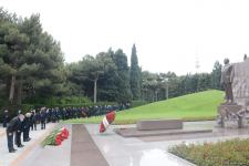Public reps of Azerbaijan paying tribute to late National Leader Heydar Aliyev (PHOTO)