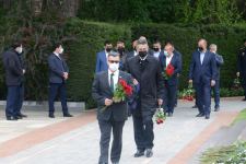 Public reps of Azerbaijan paying tribute to late National Leader Heydar Aliyev (PHOTO)