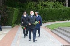 Public reps of Azerbaijan paying tribute to late National Leader Heydar Aliyev (PHOTO)