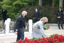 Public reps of Azerbaijan paying tribute to late National Leader Heydar Aliyev (PHOTO)