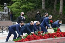 Public reps of Azerbaijan paying tribute to late National Leader Heydar Aliyev (PHOTO)