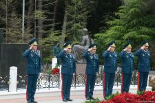 Public reps of Azerbaijan paying tribute to late National Leader Heydar Aliyev (PHOTO)