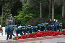 Public reps of Azerbaijan paying tribute to late National Leader Heydar Aliyev (PHOTO)