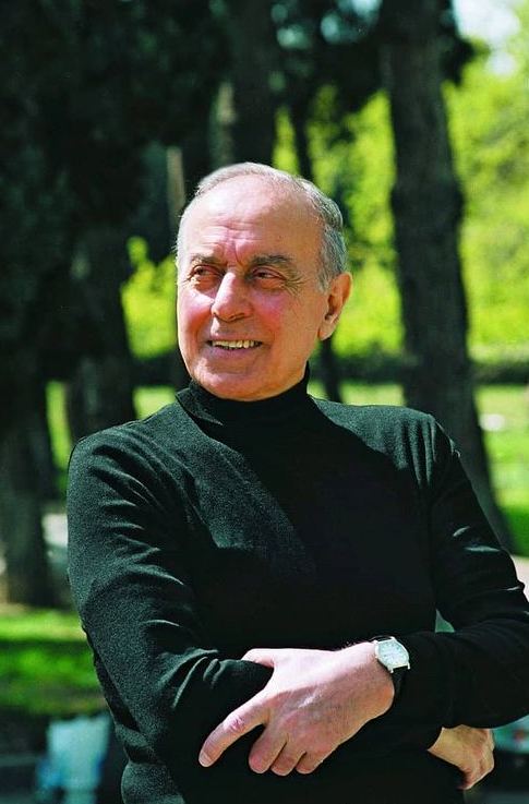 First Vice President of Azerbaijan shares publication on occasion of 98th anniversary of birth of National Leader Heydar Aliyev
