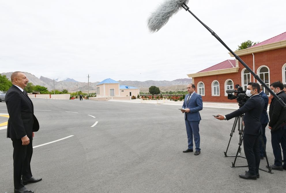 President Ilham Aliyev interviewed by Azerbaijan Television (PHOTO)