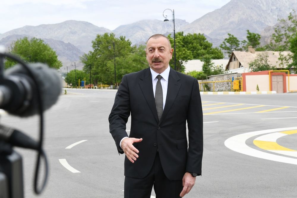 President Ilham Aliyev interviewed by Azerbaijan Television (PHOTO)