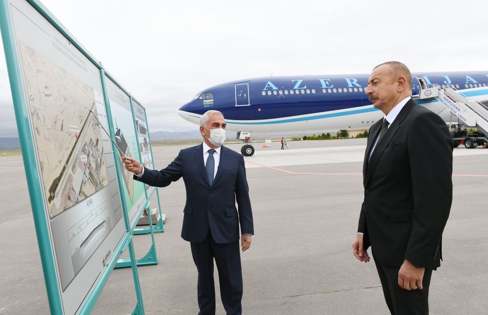 President Aliyev attends presentation of new runway at Nakhchivan International Airport (PHOTO)